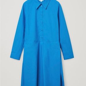 COS Pleated cotton blue shirtdress. Color blue. Size 8